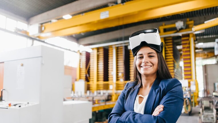 woman with virtual reality glasses