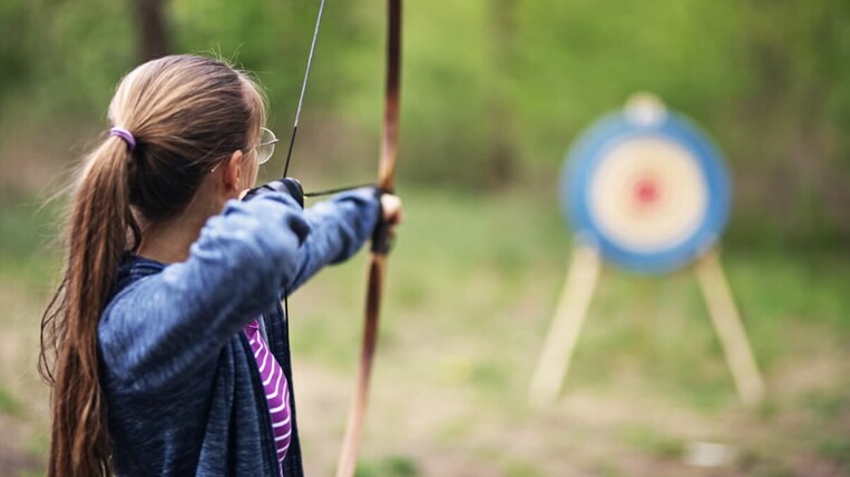 girl using bow