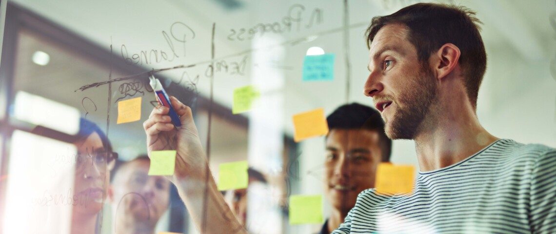 PESTEL-Analyse: Beispiel, Vorlage und praktische Anwendung